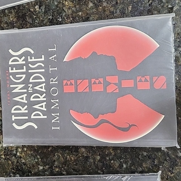 Strangers In Paradise, Sanctuary, Immortal Enemies, It's a Good Life Comic Books - Picture 5 of 8